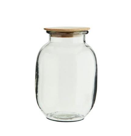 Pot en verre avec couvercle