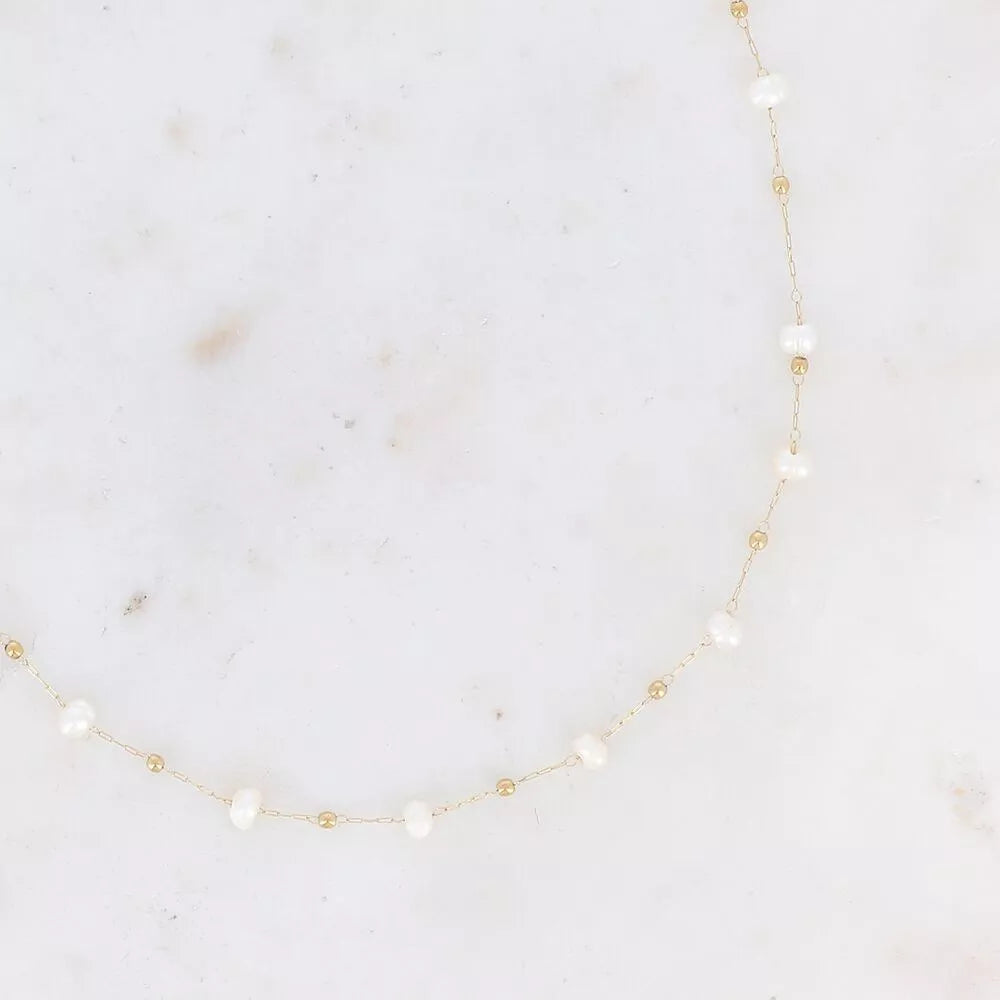 Collier Ghada – perles d’eau douce doré