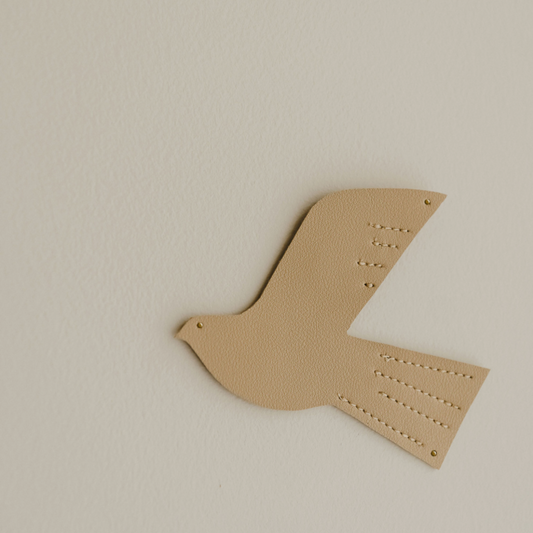 Oiseau en cuir