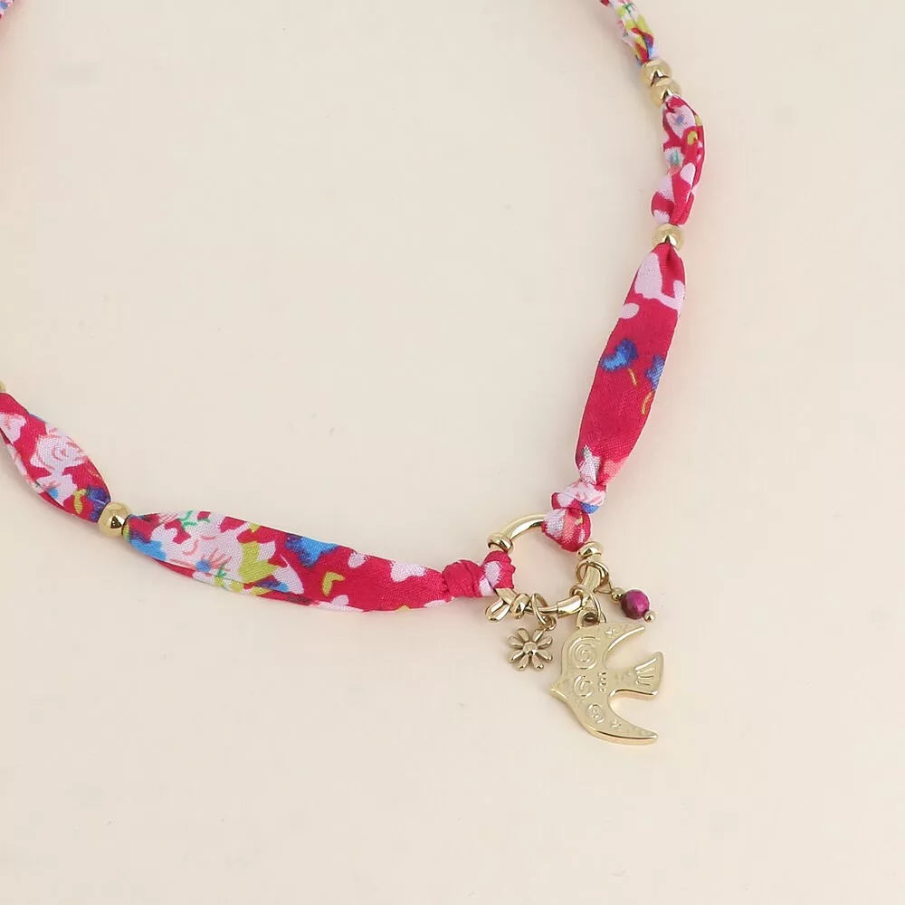 Collier tissu & breloques (Fushia)