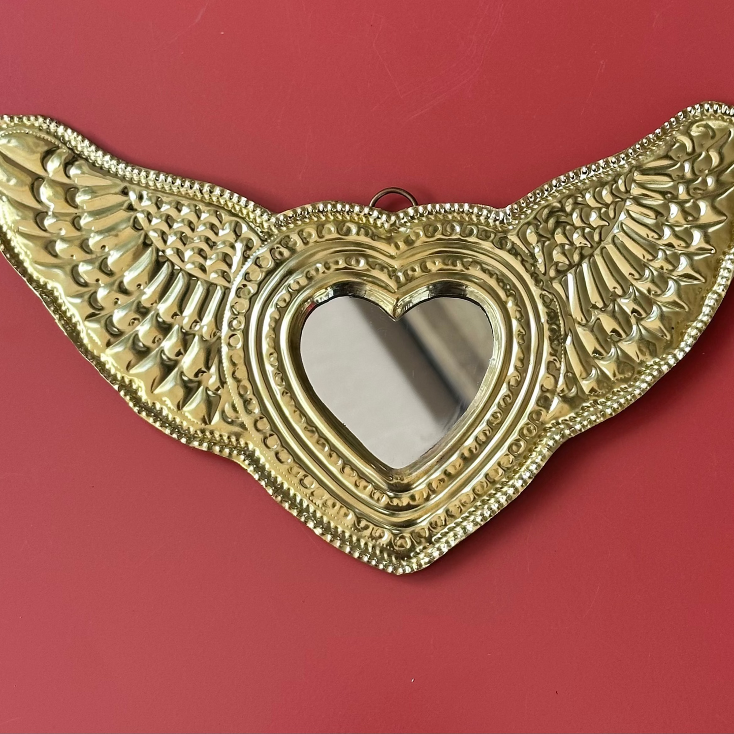 Cœur sacré avec ailes en laiton