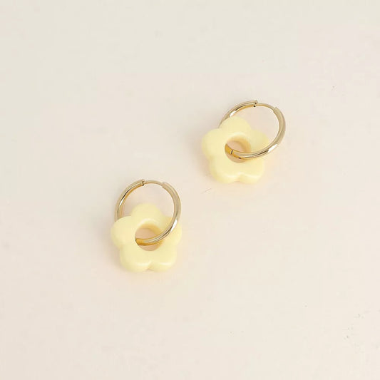 Créoles fleur résine (Jaune mat)