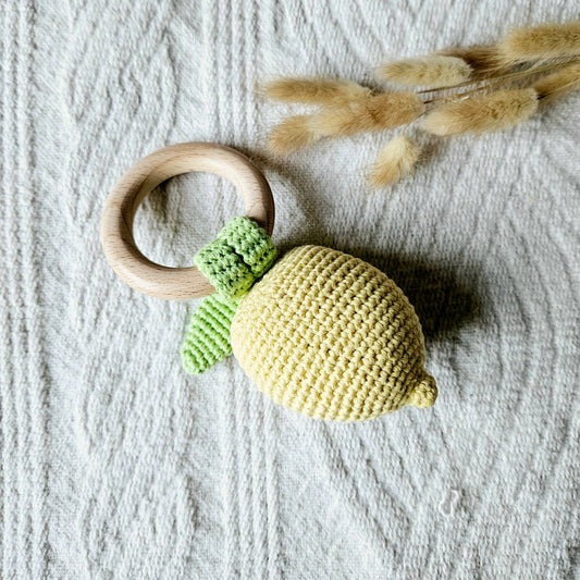 Hochet au crochet fait main Lemon - Jaune