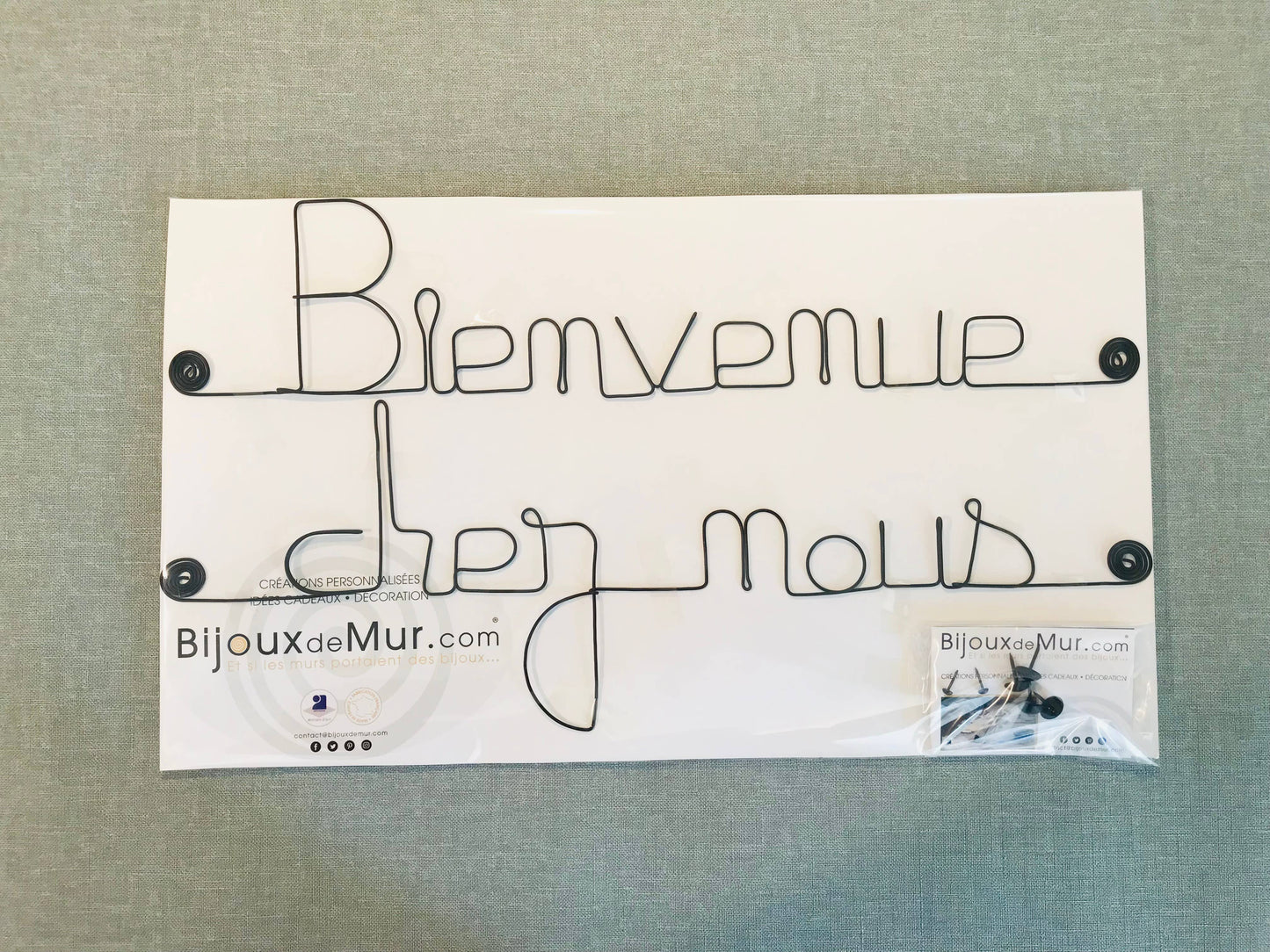 Écriture Murale en Fil de Fer "Bienvenue chez nous"