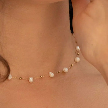 Collier Ghada – perles d’eau douce doré