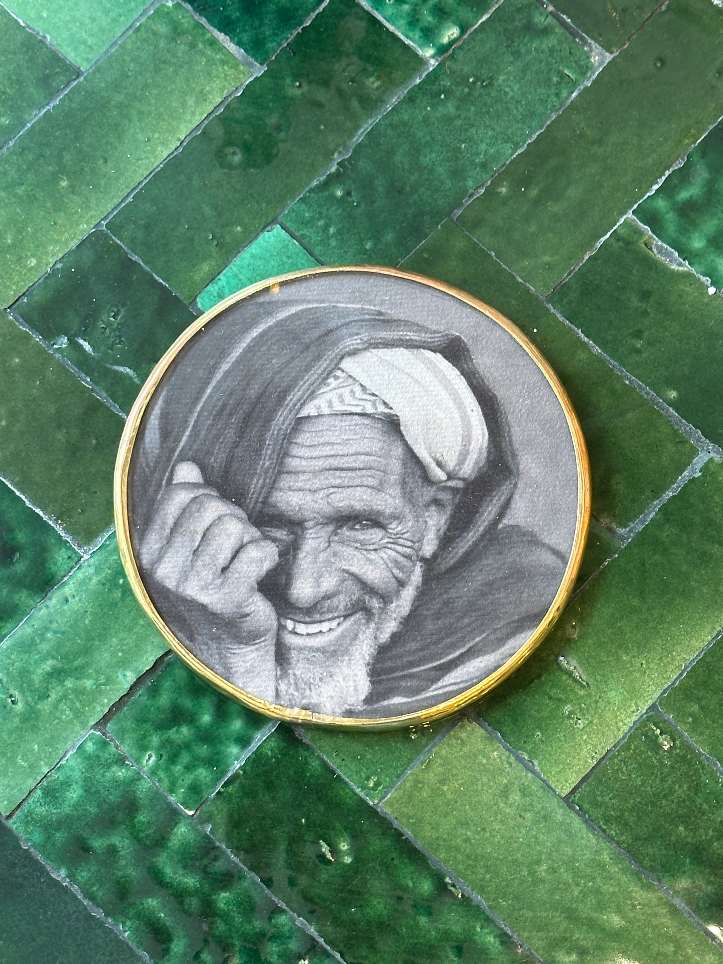 Décoration murale photo berbère laiton doré