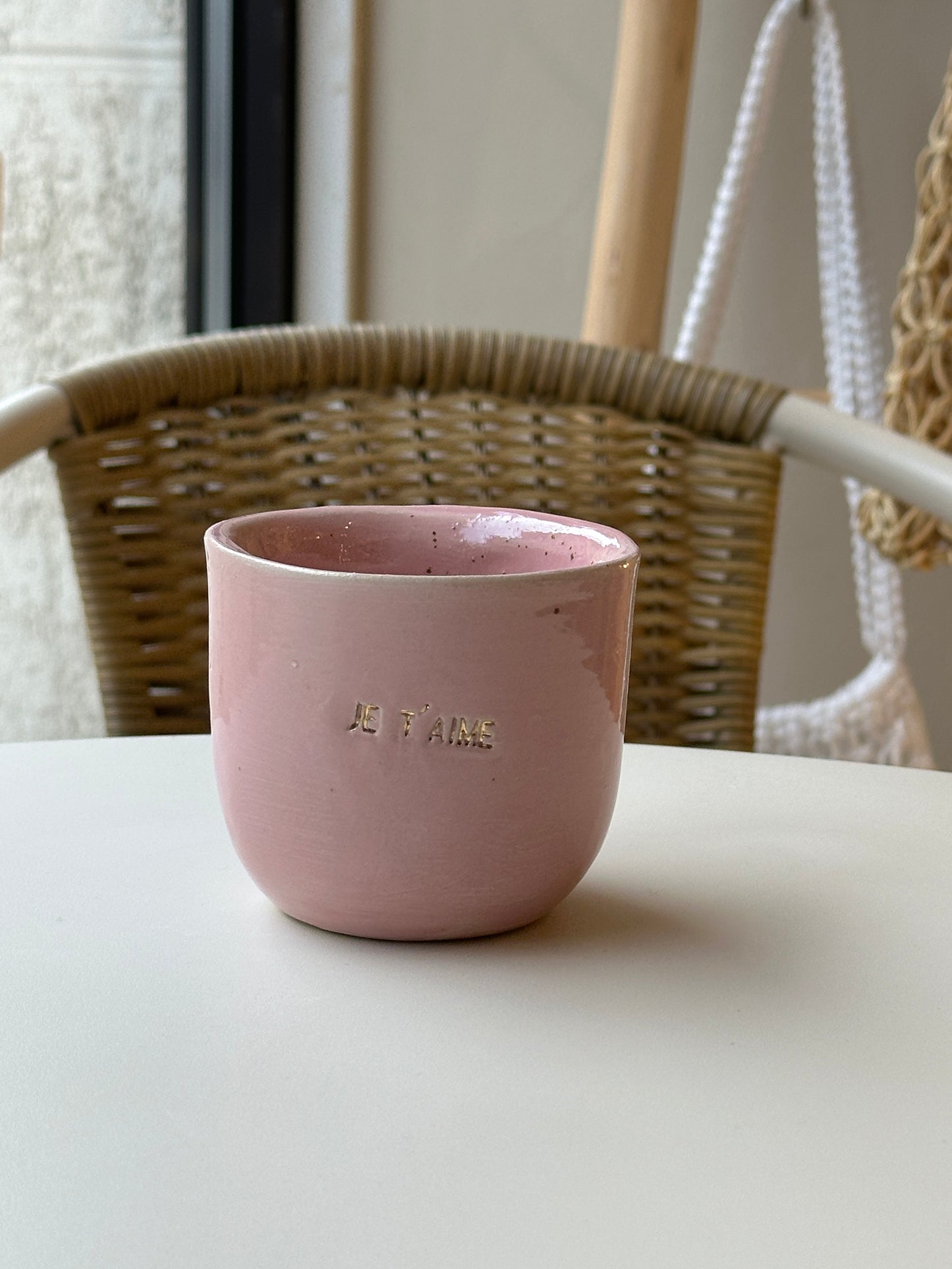 Céramiques Artisanales - Tasses en Grès Rose et dorure