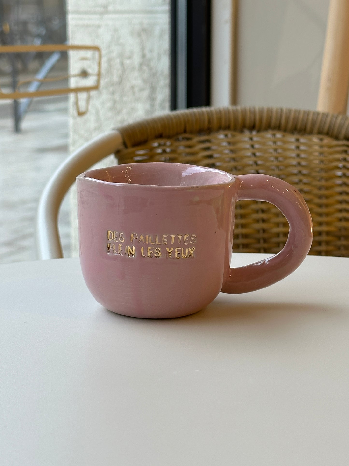 Céramiques Artisanales - Tasses en Grès Rose et dorure avec ance