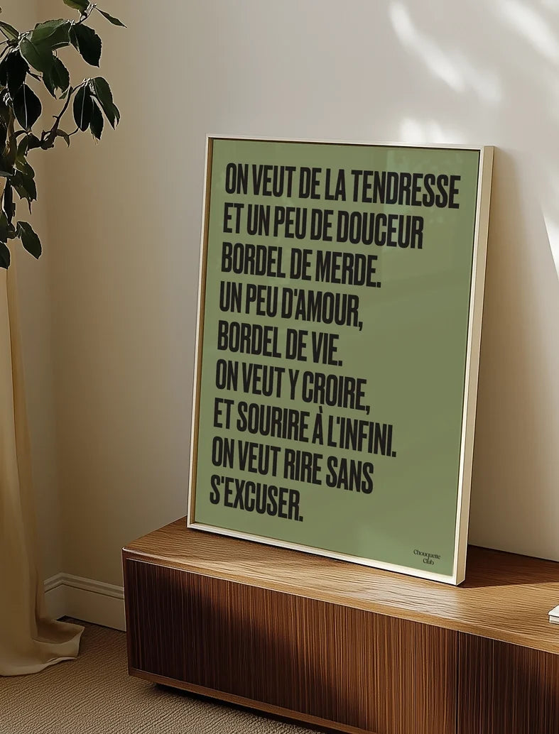 Poster Mantra n°2 kaki et noir – 50 × 70 cm – mise en situation