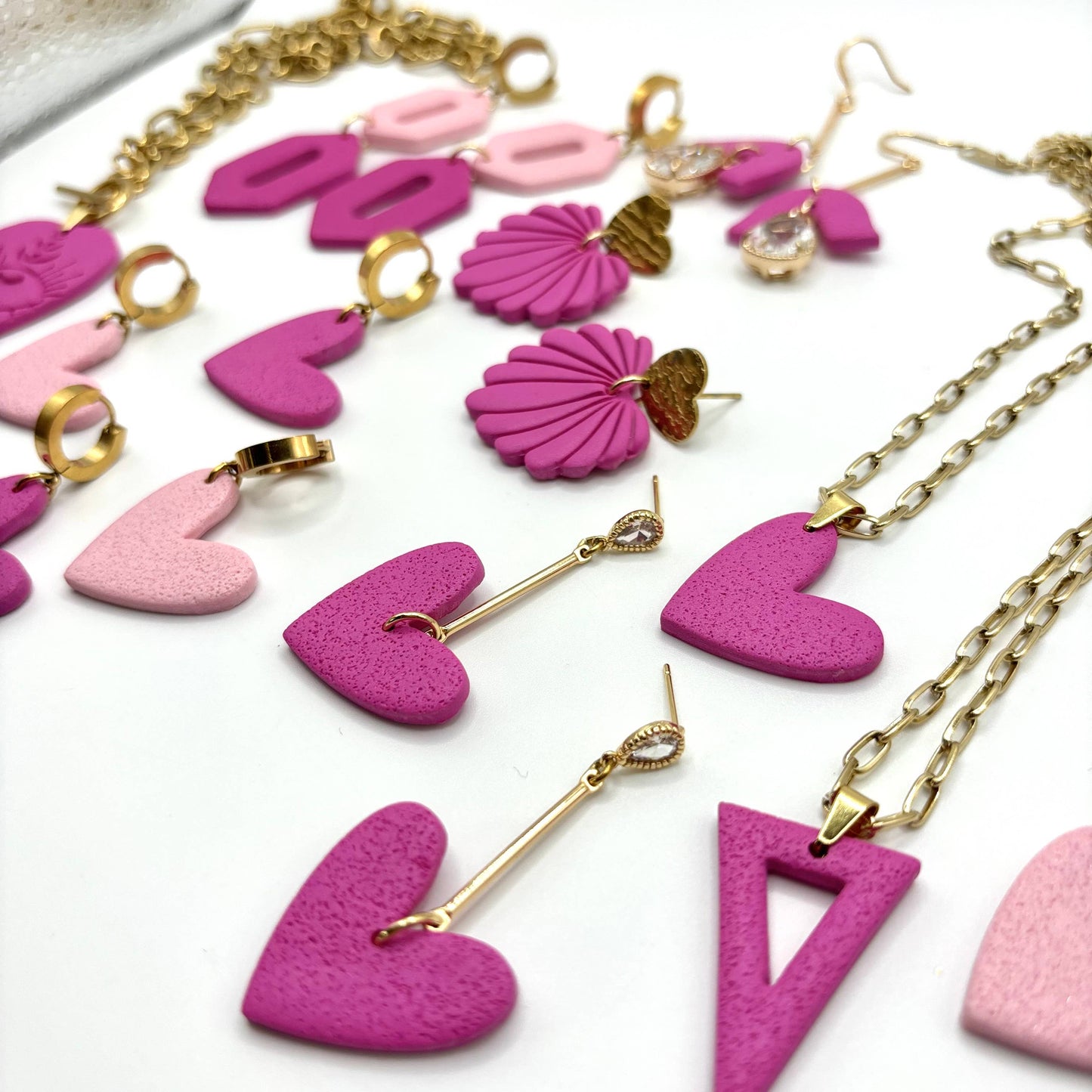 ALICE MINI - Boucles d'oreilles en forme de cœur fuchsia