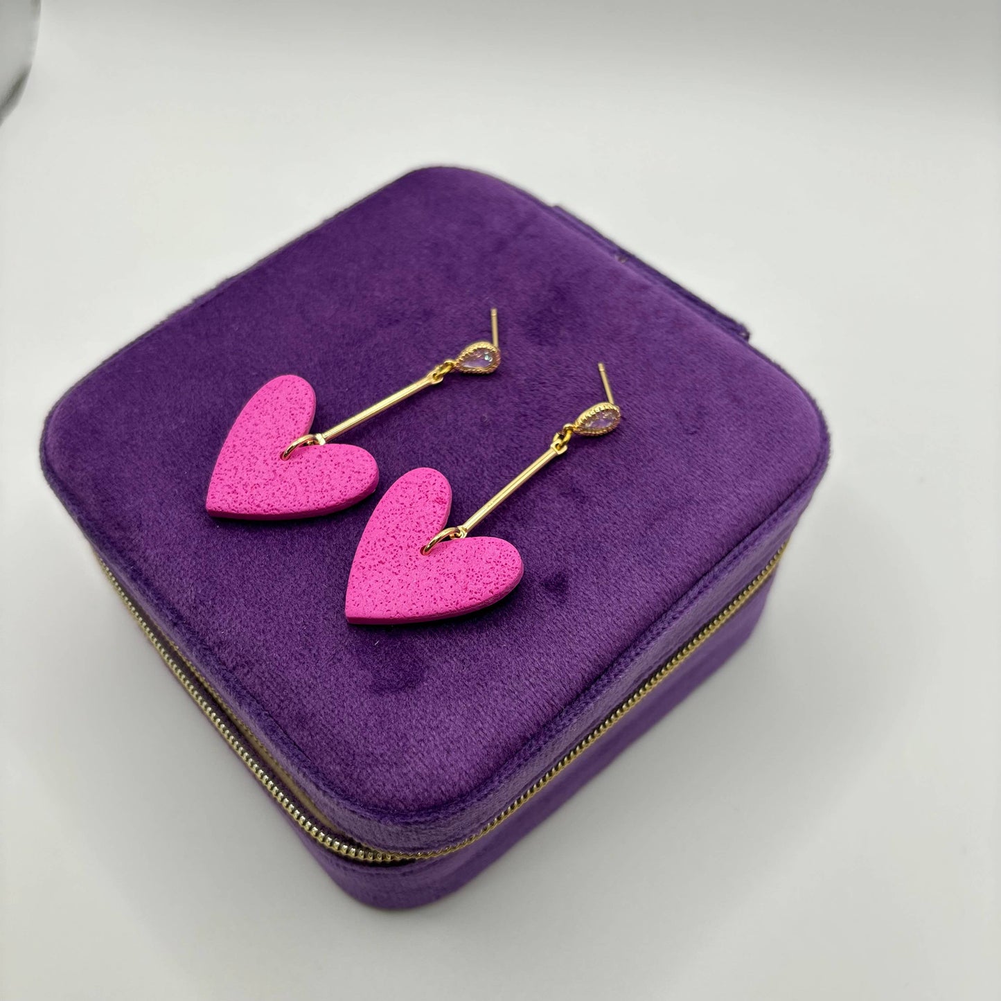 ALLEGRA - Boucles d'oreilles pendantes en forme de cœur fuchsia