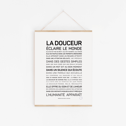 Affiche La douceur éclaire le monde: MINI A6 10.5 x 14.8 mm