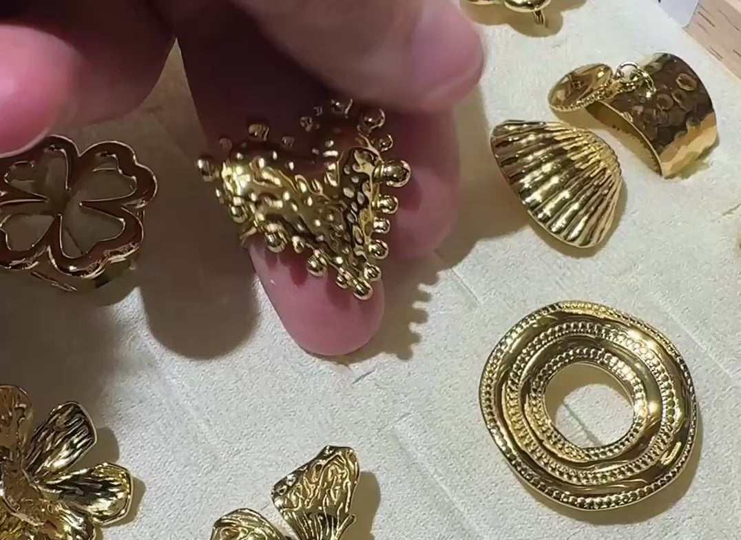 Charger la vidéo : Bijoux acier inoxydable doré Pontarlier